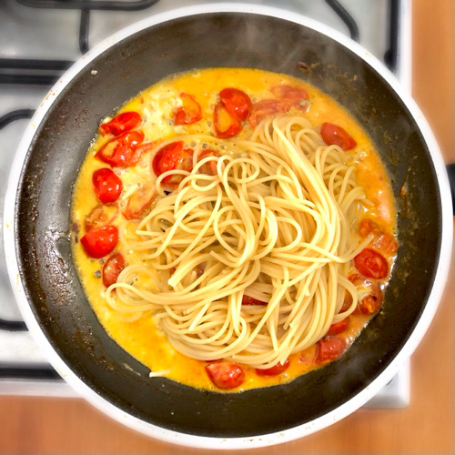 Pasta con pomodorini<br/>e gorgonzola