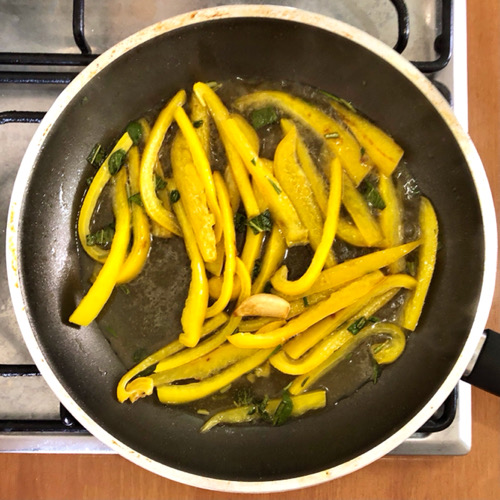 Spaghetti integrali<br/>con feta e verdure