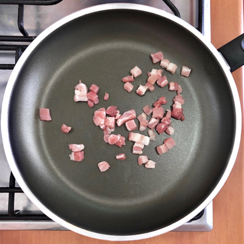 Pasta con pancetta e pomodoro