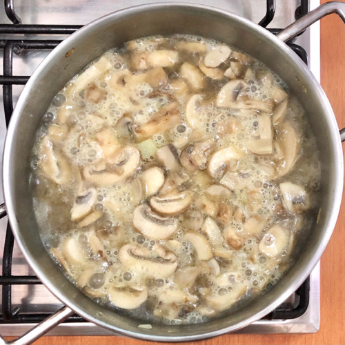 Vellutata di funghi champignon