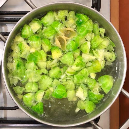 Pasta con cavoletti di Bruxelles 